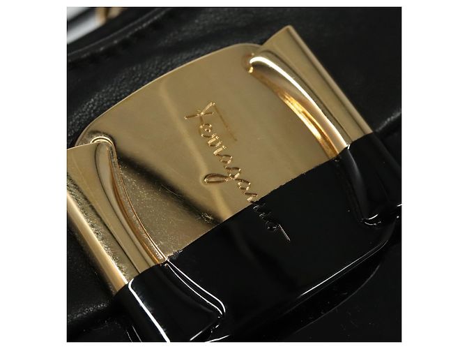 Borsa a Mano Salvatore Ferragamo Vala Smalto 2 vie Nero Oro Auth bs28916 - vista 16