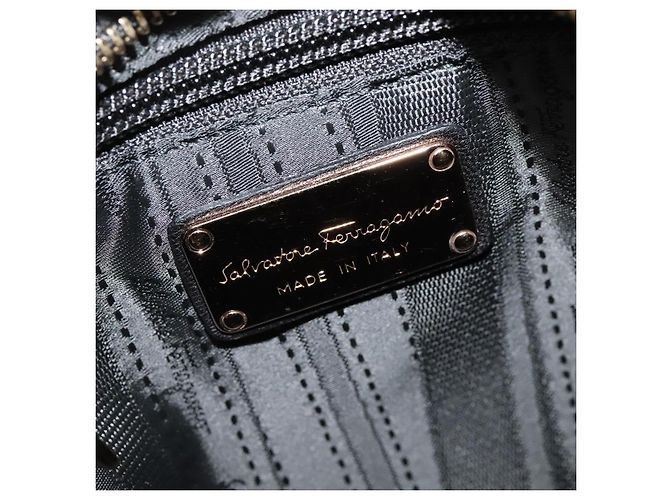 Borsa a Mano Salvatore Ferragamo Vala Smalto 2 vie Nero Oro Auth bs28916 - vista 17