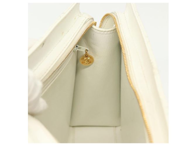 CHANEL Matelasse Chain Shoulder Bag Caviar Skin White Gold CC Auth gh580 Golden - view 19