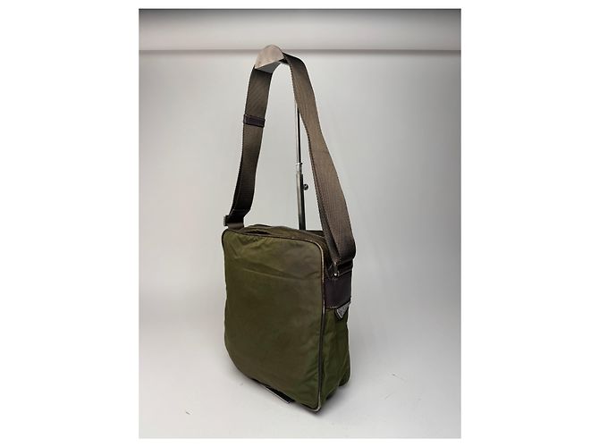 Sac triangle en polyester 2Way vintage Prada vert marron Kaki - vue 2