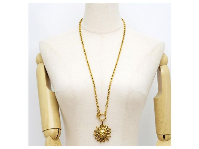 Chanel Collana con Pendente Medaglione Sole Leone Oro Gold hardware - vista 4