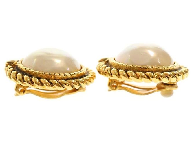 Orecchini Chanel con motivo CC e perla dorati Gold hardware - vista 4
