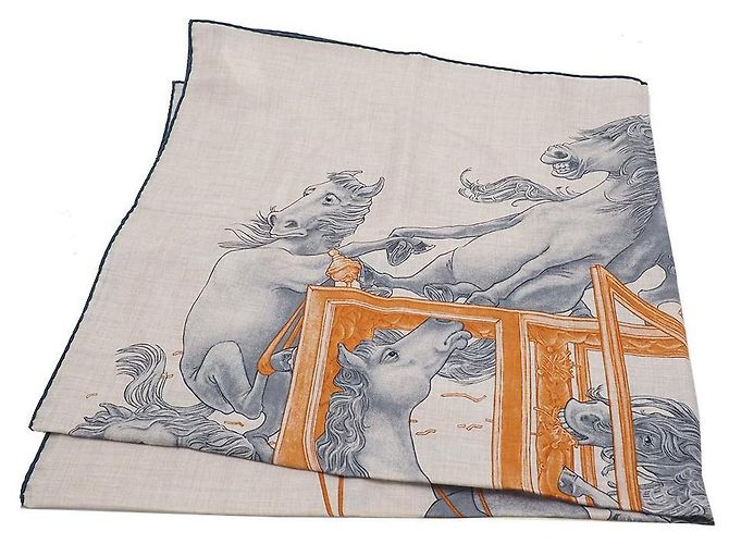 Hermès Carré 100 Grand Carros Royale Sciarpa in Seta e Cashmere Multicolore - vista 4