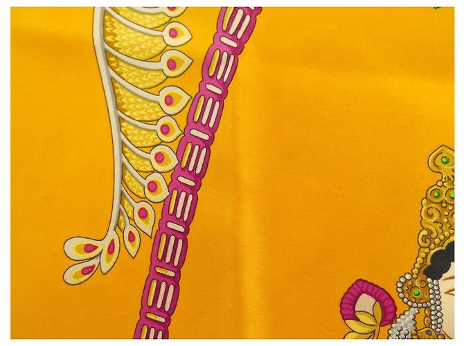 Hermès FULAR HERMES INDIA DI CATY LATHAM 1986 IN SETA 90 CM Giallo - vista 15