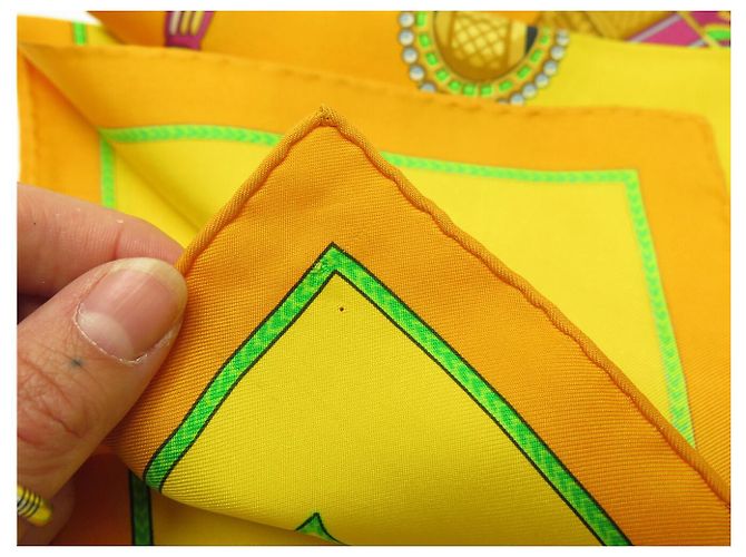 Hermès FULAR HERMES INDIA DI CATY LATHAM 1986 IN SETA 90 CM Giallo - vista 18