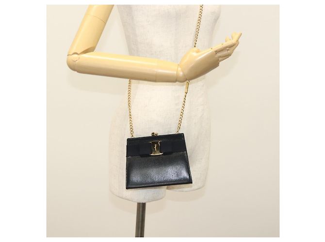 Borsa a Spalla Vala Chain in Pelle Blu Navy e Oro Auth gh620 di Salvatore Ferragamo D'oro - vista 22