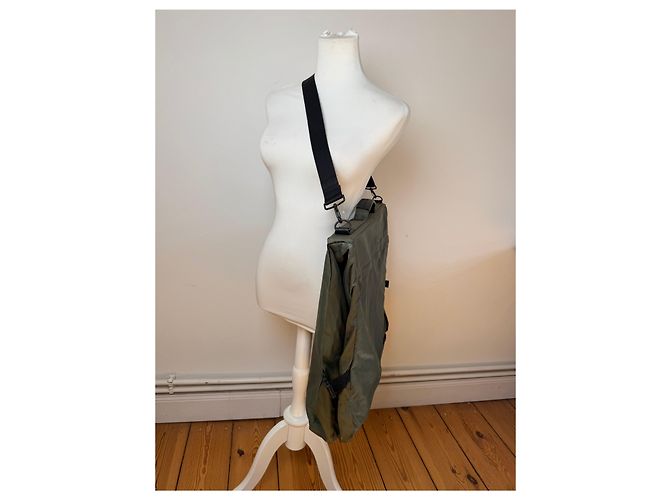 Vintage Issey Miyake Canvas Polyester Reisetasche 2-Wege Grau Khaki - Ansicht 10