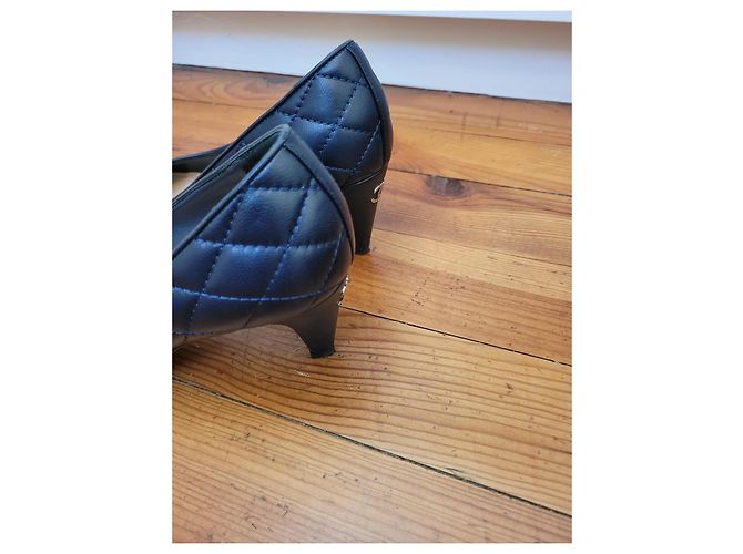 Chanel gesteppte Pumps 37 Marineblau - Ansicht 4