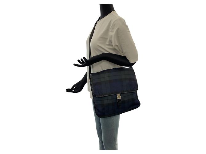 Borsa a spalla messenger in nylon tessuto a quadri Prada Verde - vista 7