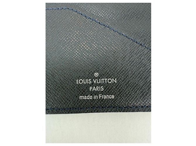 LOUIS VUITTON Taiga Brazza Long Bifold Dark Blue Leather Wallet Black - view 7