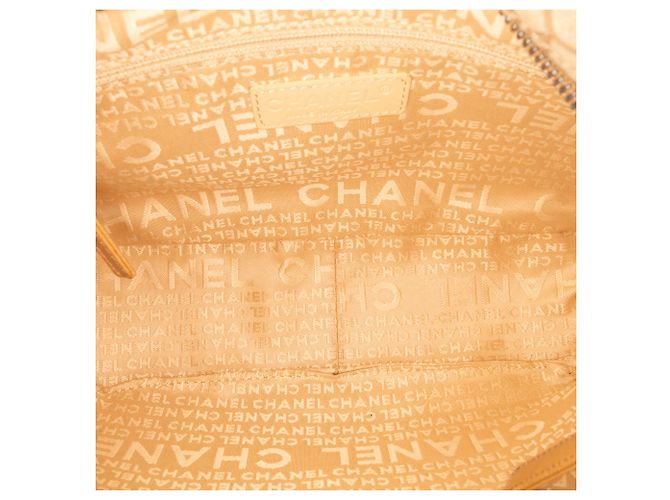 Chanel Hobo Camelia in Suede Marrone CC Marrone chiaro - vista 4