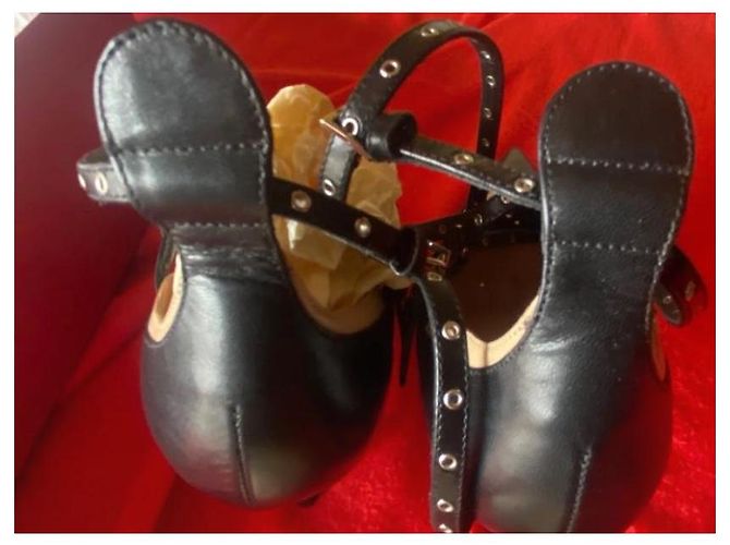 Décolleté Valentino in pelliccia nera e crema con cinturino Nero - vista 8