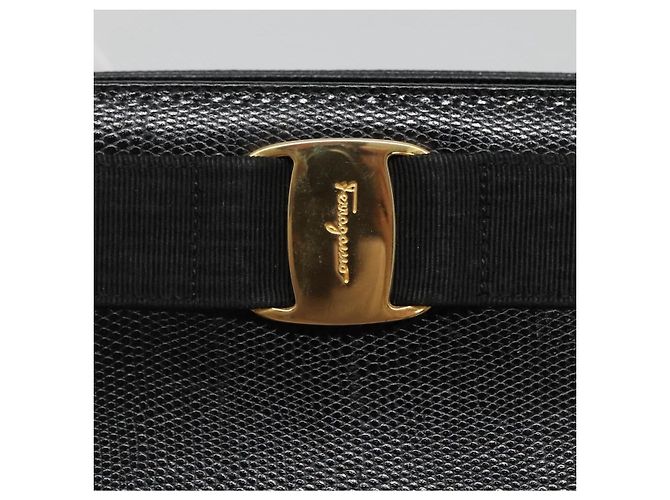 Borsa Tote Vala in pelle nera e oro Salvatore Ferragamo Auth gh727 Nero D'oro - vista 17