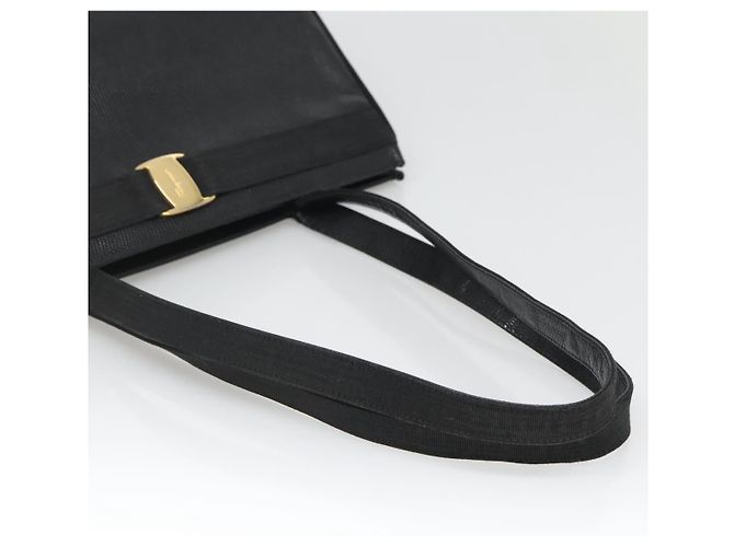 Borsa Tote Vala in pelle nera e oro Salvatore Ferragamo Auth gh727 Nero D'oro - vista 7