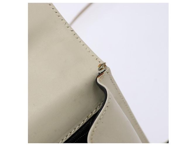 Borsa a Spalla Gancini in Pelle Bianca e Oro Salvatore Ferragamo Auth gh505 Bianco D'oro - vista 10