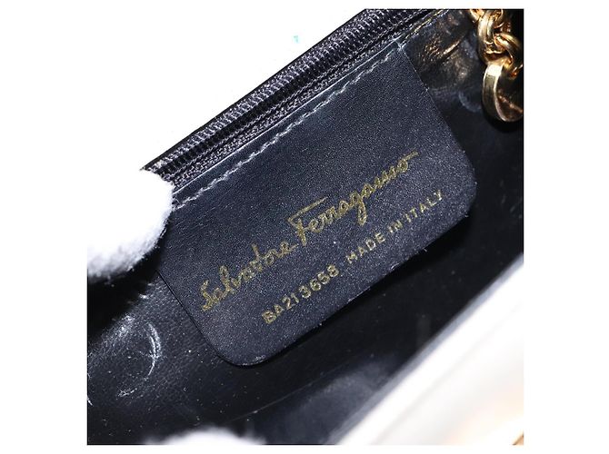 Borsa a Spalla Gancini in Pelle Bianca e Oro Salvatore Ferragamo Auth gh505 Bianco D'oro - vista 12