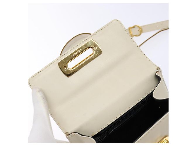 Borsa a Spalla Gancini in Pelle Bianca e Oro Salvatore Ferragamo Auth gh505 Bianco D'oro - vista 18