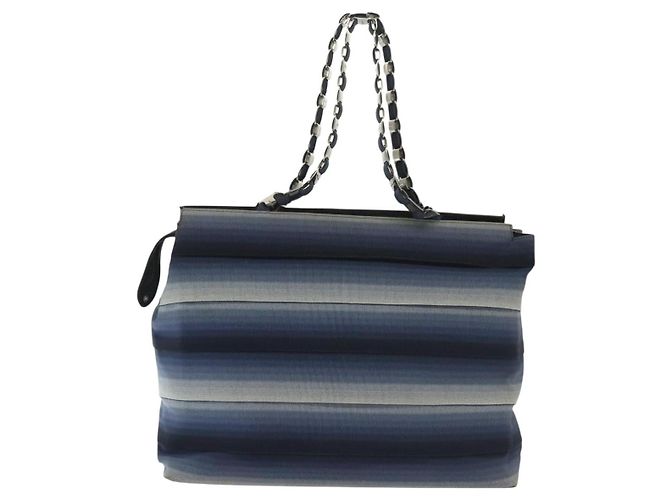 Borsa Tote Vala Vala in Tela Blu Argento Salvatore Ferragamo Auth bs28721 - vista 2