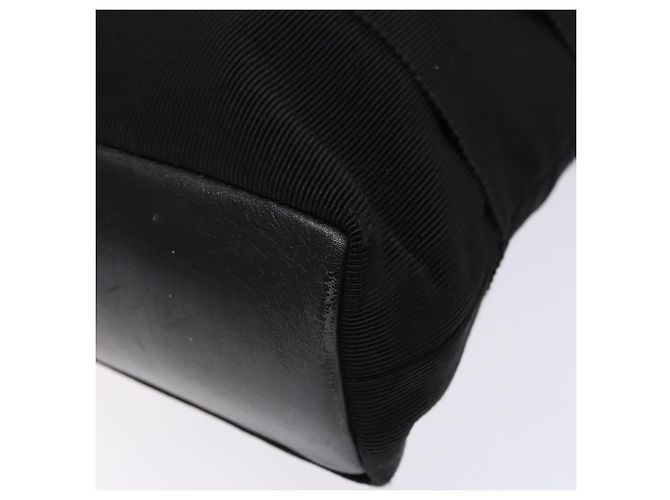 Borsa a Spalla Vala Chain in Tela Nera e Oro Auth 138299 di Salvatore Ferragamo Nero D'oro - vista 16