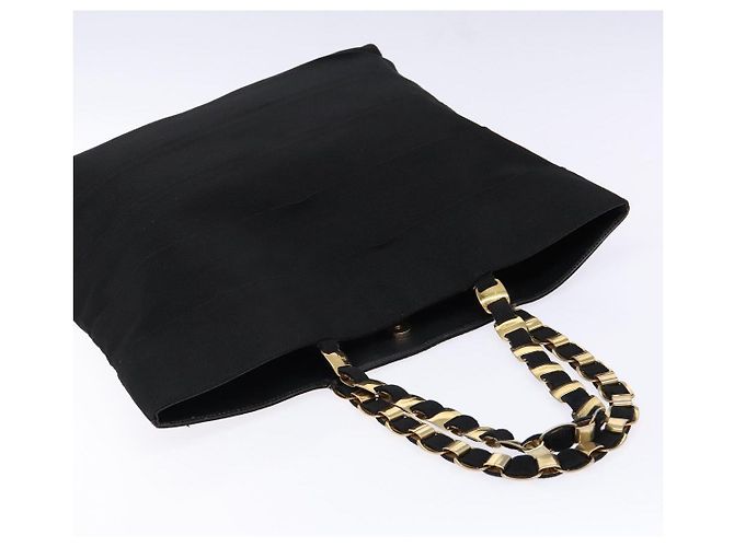 Borsa a Spalla Vala Chain in Tela Nera e Oro Auth 138299 di Salvatore Ferragamo Nero D'oro - vista 6
