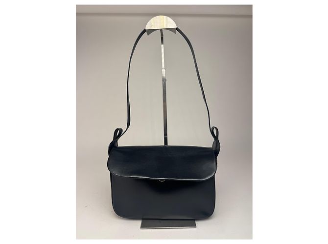 Vintage Givenchy Ledertasche in Marineblau - Ansicht 7