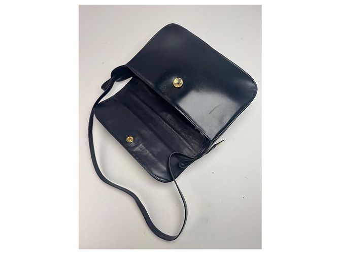 Vintage Givenchy Ledertasche in Marineblau - Ansicht 8
