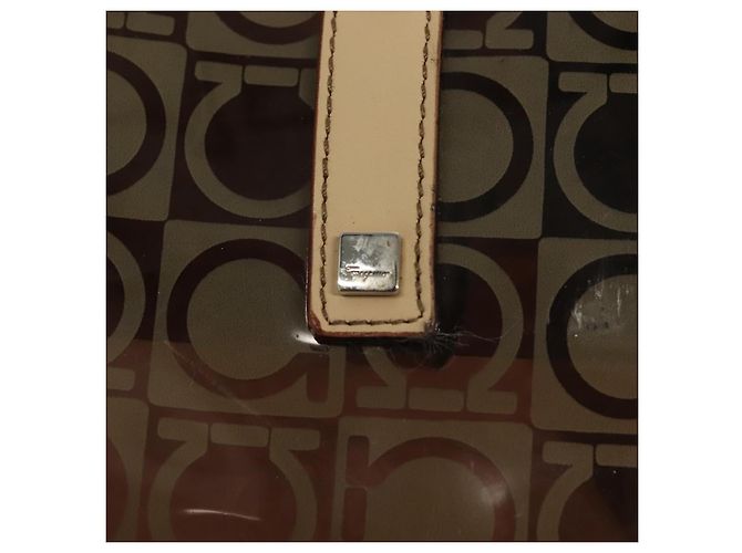 Borsa Tote Salvatore Ferragamo in vinile marrone Auth BA5417 - vista 10