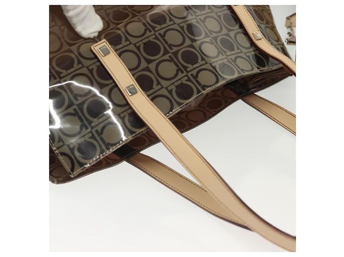 Borsa Tote Salvatore Ferragamo in vinile marrone Auth BA5417 - vista 6