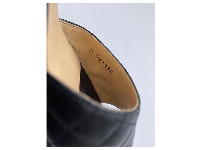 Chanel scarpe nere trapuntate con logo CC Nero - vista 11