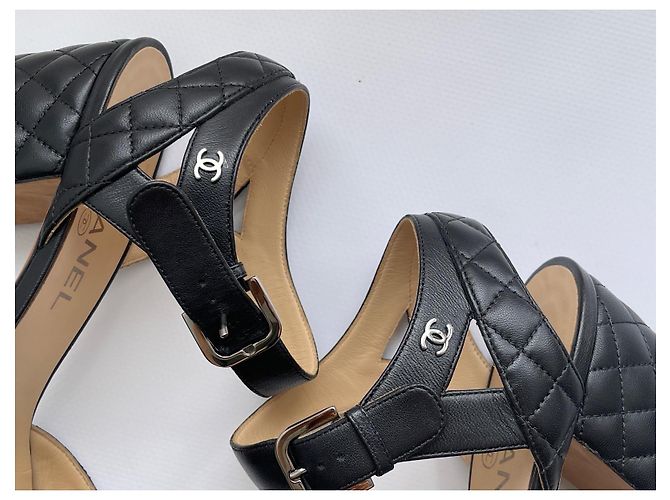 Chanel scarpe nere trapuntate con logo CC Nero - vista 2
