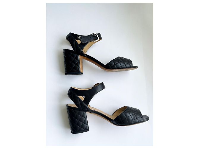 Chanel scarpe nere trapuntate con logo CC Nero - vista 5