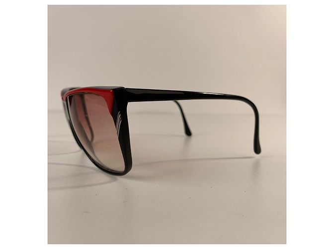 Vintage Kunststoff-Sonnenbrille Roberta Di Camerino - Ansicht 3