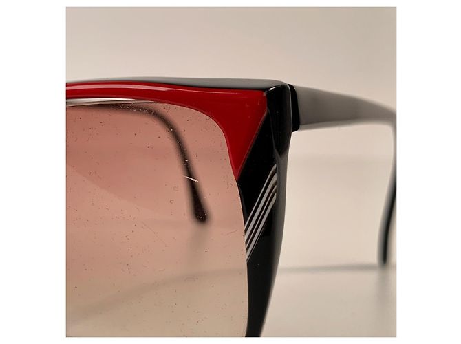 Vintage Kunststoff-Sonnenbrille Roberta Di Camerino - Ansicht 4