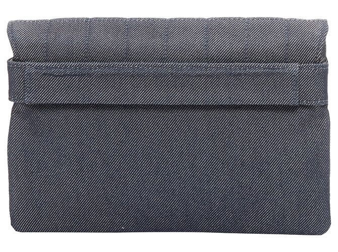 Mademoiselle Chanel blaue gesteppte Schokoladenriegel-Clutch - Ansicht 4