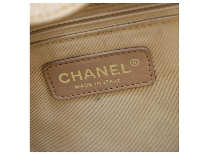 Chanel Piccola Borsa da Shopping Trapuntata in Caviar Grande Beige - vista 6