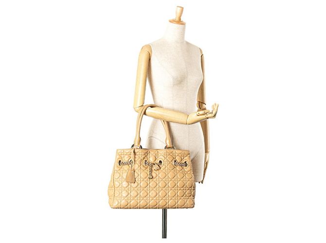 Borsa Lady Dior Cannage di Christian Dior Marrone Beige - vista 13