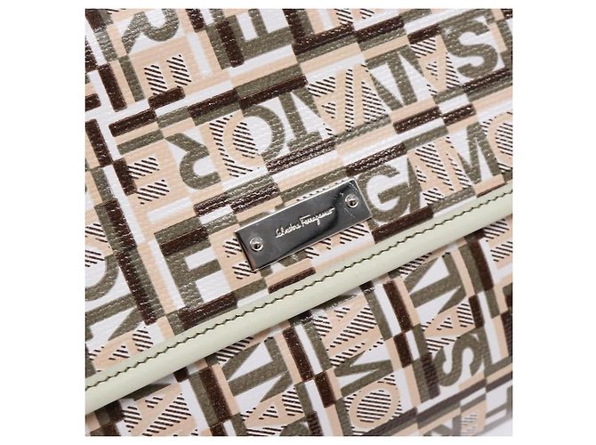 Pochette Accessorio Salvatore Ferragamo PVC Beige Argento Auth BA5509 - vista 17