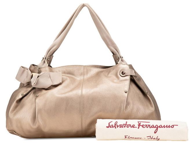 Borsa Tote Vara Ribbon di Salvatore Ferragamo - vista 11