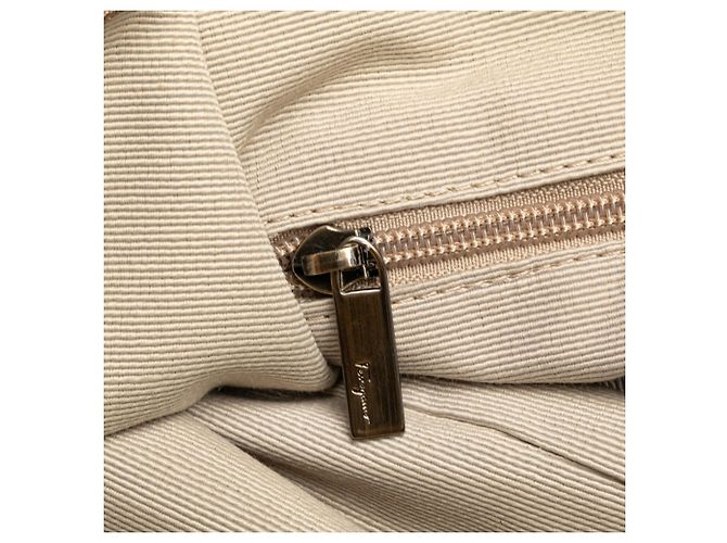 Borsa Tote Vara Ribbon di Salvatore Ferragamo - vista 8