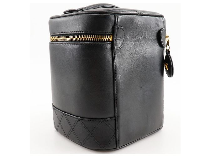 Vanity Beauty case vintage Chanel in pelle alta Nero - vista 3