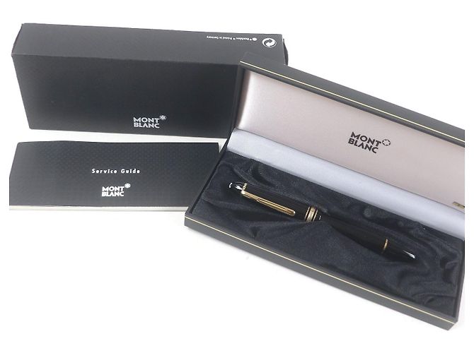 Pluma Montblanc Meisterstück Negro Dorado - vista 2