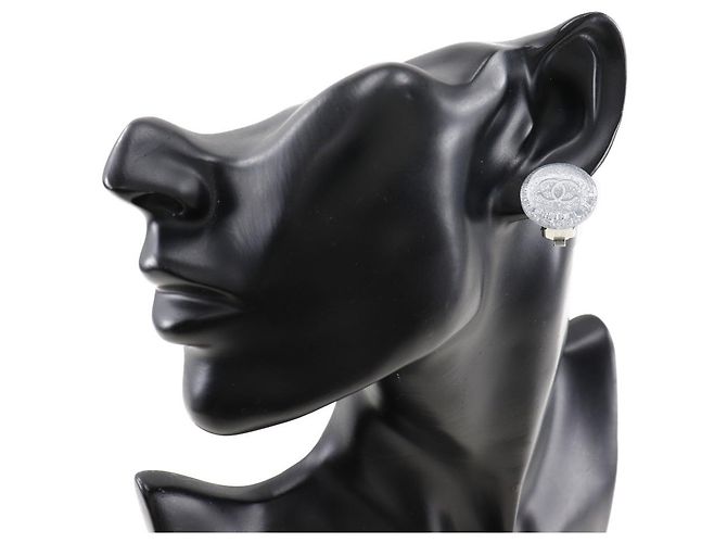 Orecchini a clip rotondi CC di Chanel in resina glitter Argento - vista 6