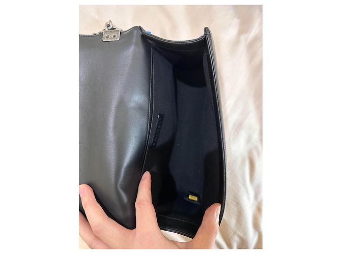 Borsa Boy Flap Media in Pelle Matelassé Nera Aged con Catena di Chanel Nero - vista 5