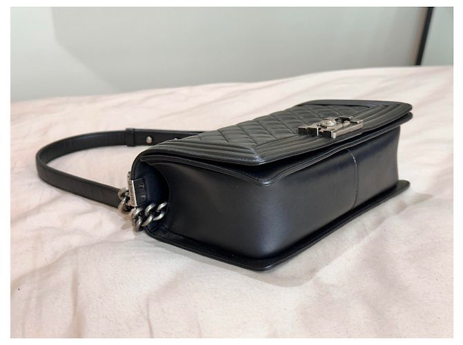 Borsa Boy Flap Media in Pelle Matelassé Nera Aged con Catena di Chanel Nero - vista 7