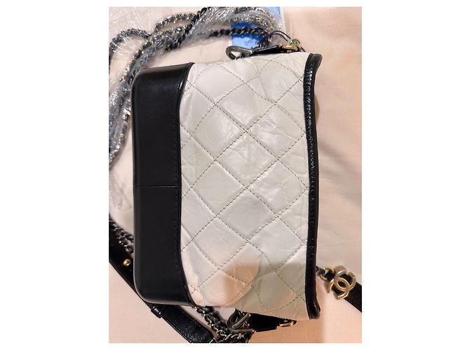 Borsa hobo Gabrielle in pelle beige/nera di Chanel - Piccola Nero - vista 2