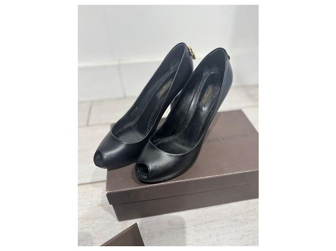 Décolleté Louis Vuitton in pelle nera con punta aperta Nero - vista 7