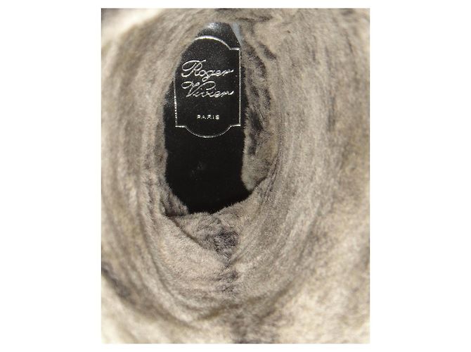 Botas Roger Vivier de cuero shearling barnizado negro Talla 41 - vista 9