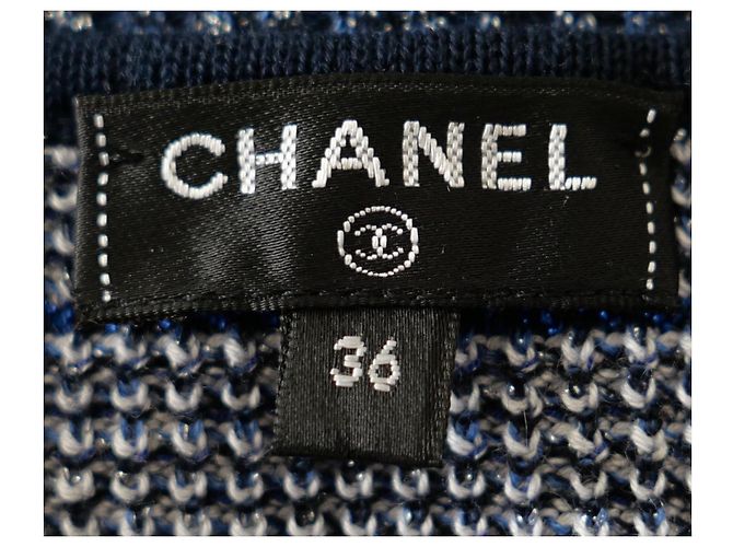 Chanel Primavera 2017 Top in Maglia a Righe Blu Navy e Argento con Bottone CC - vista 7