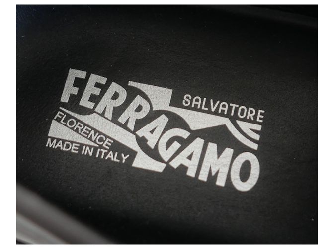 Salvatore Ferragamo Mocassini con Suola Moulded Ferragamo Nero - vista 7