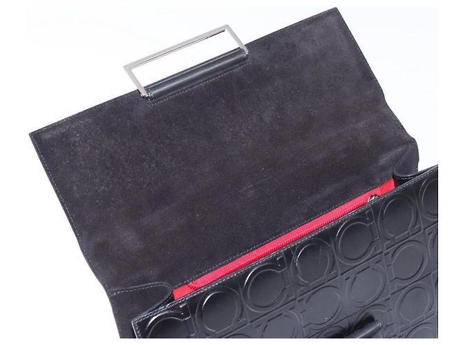 Borsa a Spalla Gancini in Pelle Nera e Argento di Salvatore Ferragamo Auth BA5258 Nero - vista 16